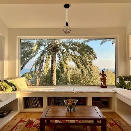 Beautiful Overlooking Beach. Tatil Evi *